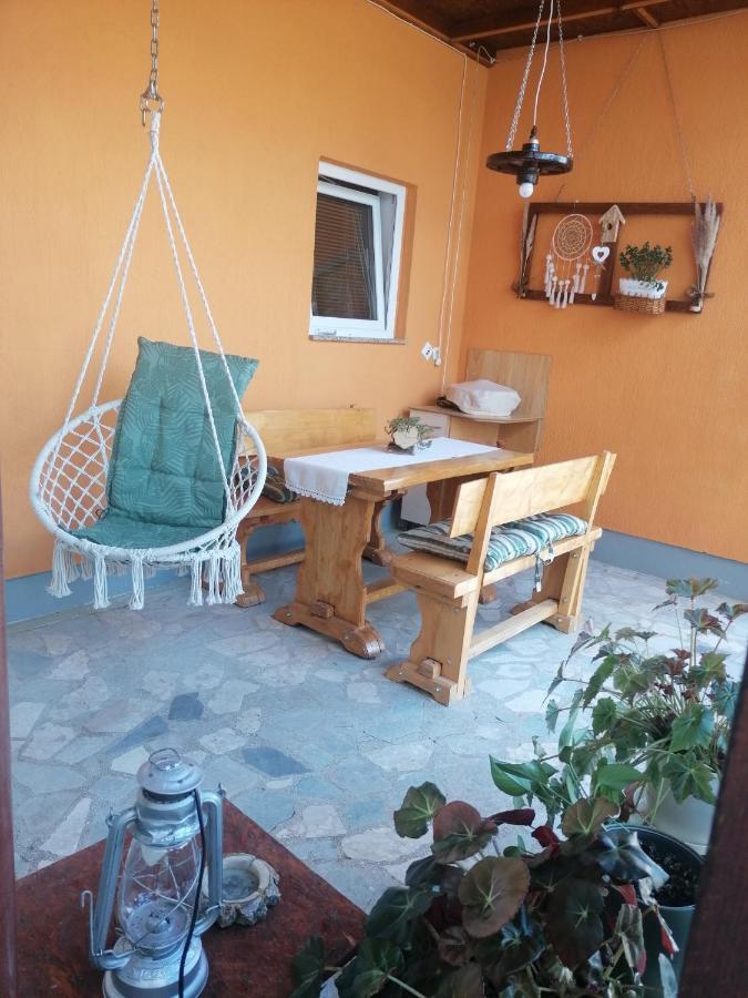 Studio Apartman Krosna Perusic Exterior photo