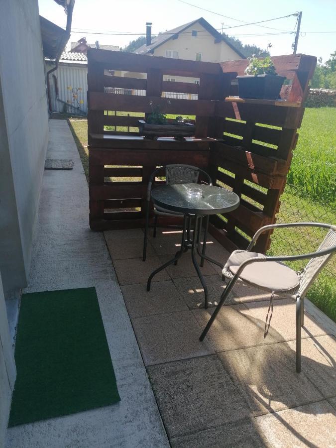 Studio Apartman Krosna Perusic Exterior photo