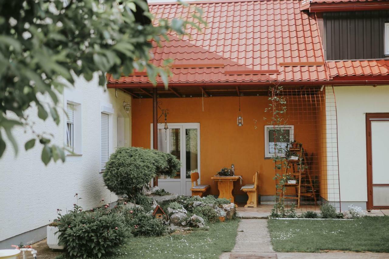 Studio Apartman Krosna Perusic Exterior photo